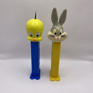 Lot of 2 80/90s‎ Warner Bros PEZ Candy Dispensers Looney Tunes Tweety Bugs Bunny